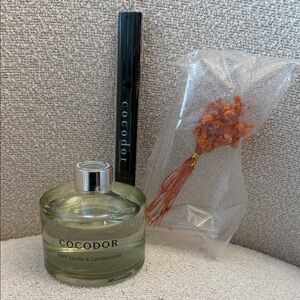 Dark Vanilla & Sandalwood Reed Diffuser - Green